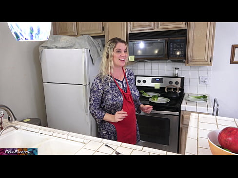 ❤️ Stepmom milking anjeunna di dapur saméméh tanggal na ❤️❌ pelacur di urang